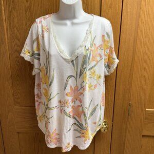 Torrid Classic Fit Lace Trim Floral Top - Size 2 - 2X